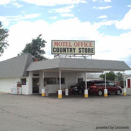 Country Manor Motel Watkins Екстериор снимка